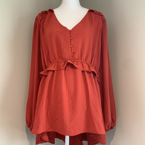 Boutique | Crinkle Knit Button Loop Ruffle Blouse | Rust Orange | Plus Size 1X - Picture 5 of 8